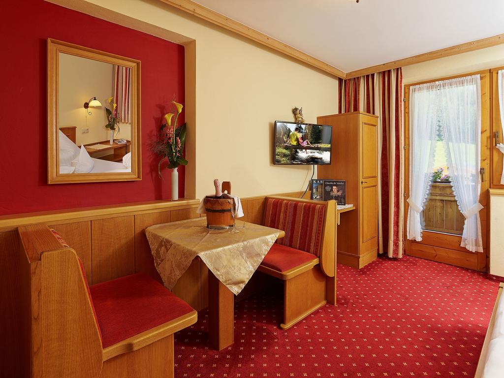 Hotel Ländenhof Superior Mayrhofen Zimmer foto